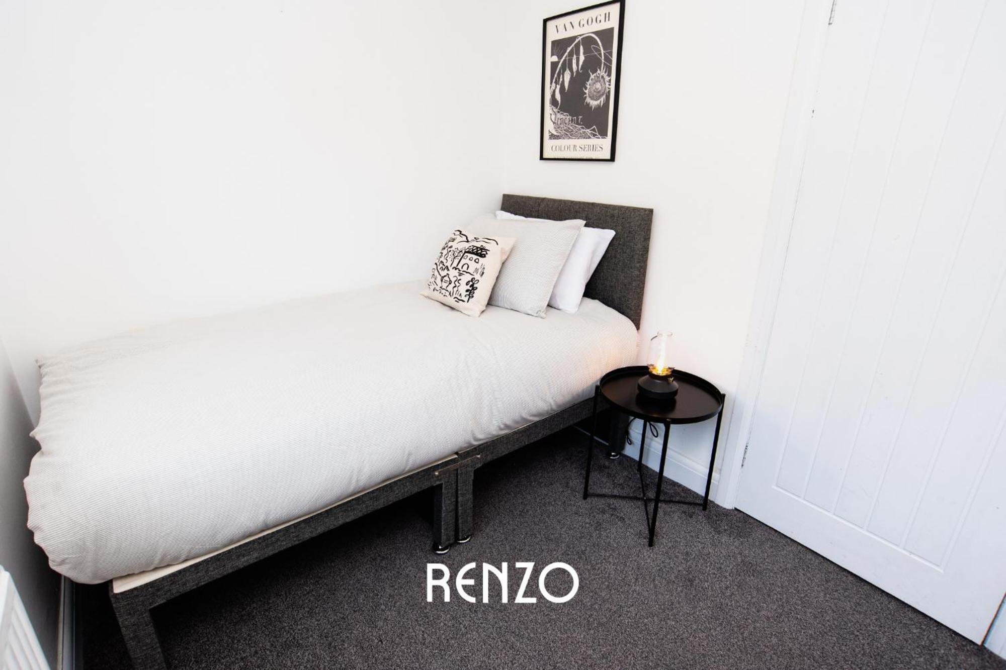 Cosy 3-Bed Home In Nottingham By Renzo, Driveway For 2 Cars, Perfect For Contractors! 外观 照片